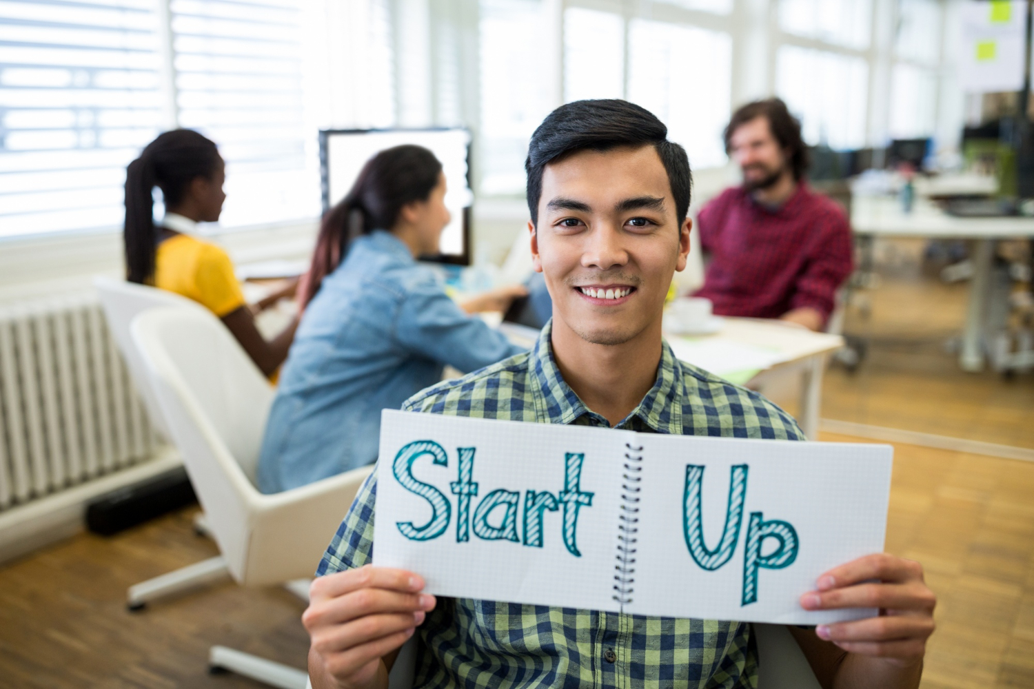 How to Launch a Successful Business: A Practical Step-by-Step Guide for First-Time Entrepreneurs