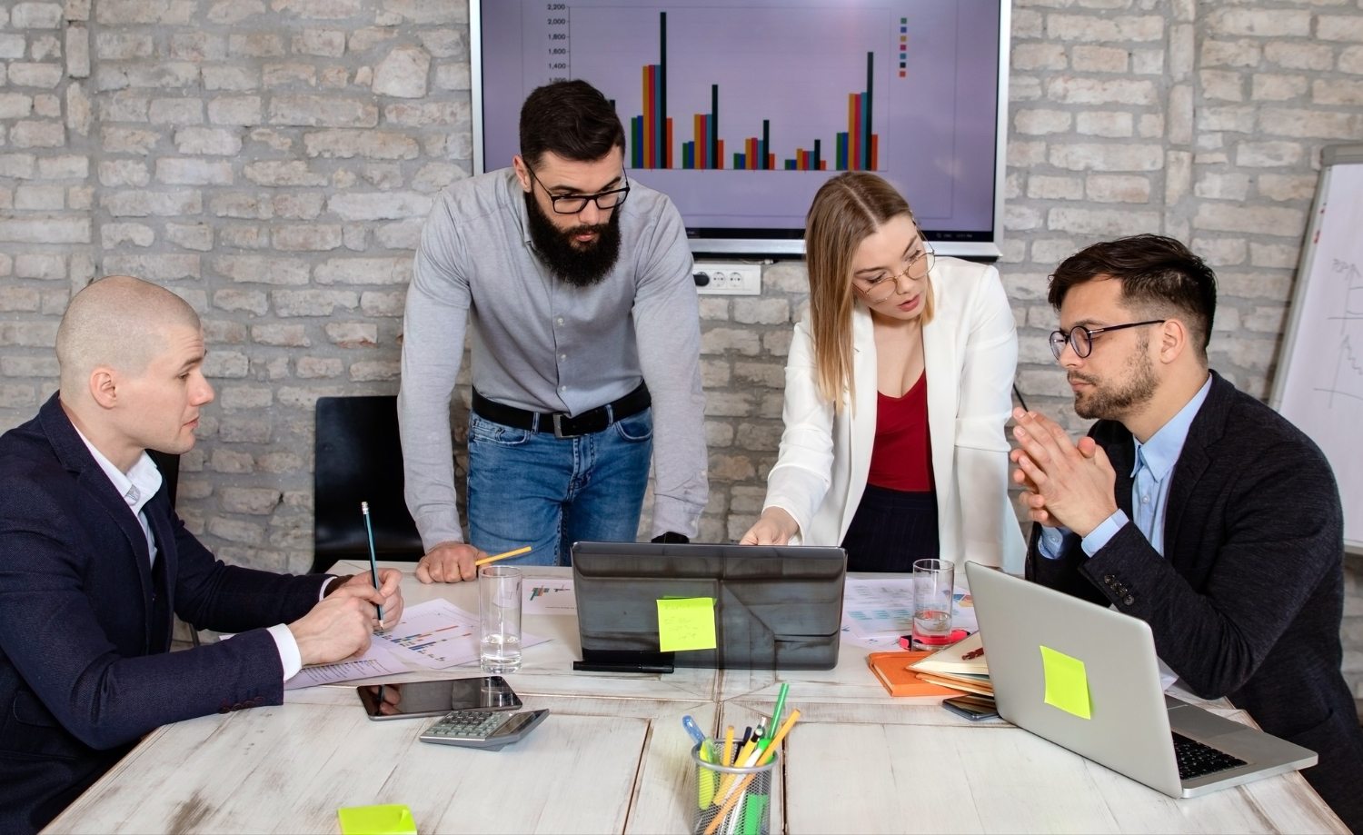 Unconventional Growth: Catapult Your Startup Beyond the Noise